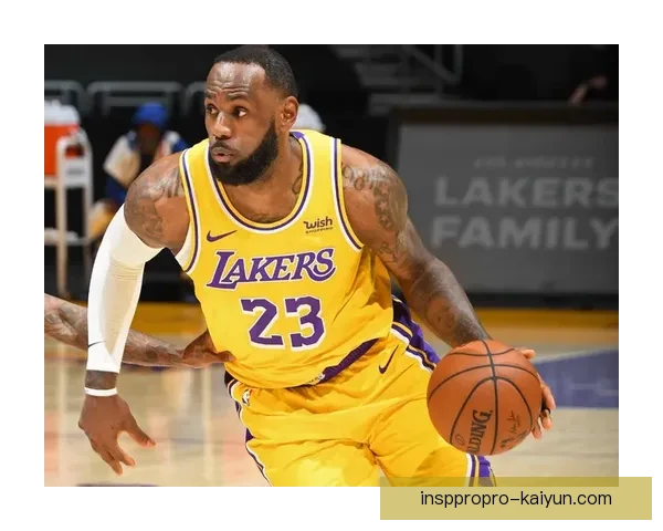 阿什拉夫迎来国家队出场里程碑,表现稳健引发关注 阿什拉夫迎来国家队出场里程碑,表现稳健引发关注